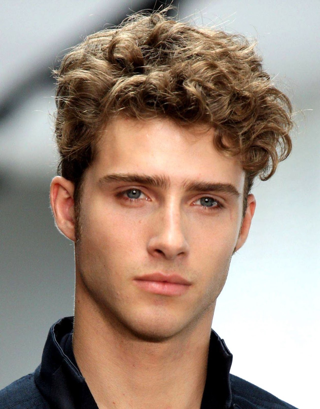 Men's Hairstyle For Curly Hair